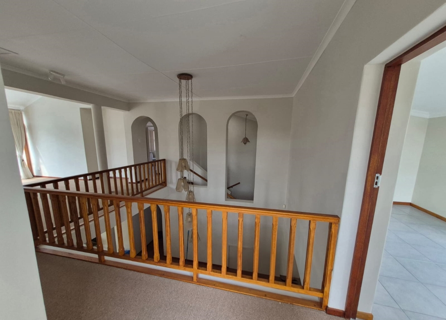 5 Bedroom Property for Sale in Bayview Western Cape